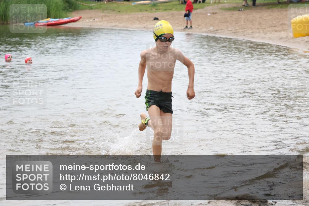 21.06.2025 - 27. Vierlanden-Triathlon Lena Gebhardt http://msf.ph/oto/8046842 15.06.2025 15:01:56 Schwimmen  meine-sportfotos.de