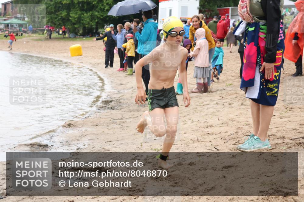21.06.2025 - 27. Vierlanden-Triathlon Lena Gebhardt http://msf.ph/oto/8046870 15.06.2025 15:01:57 Schwimmen  meine-sportfotos.de