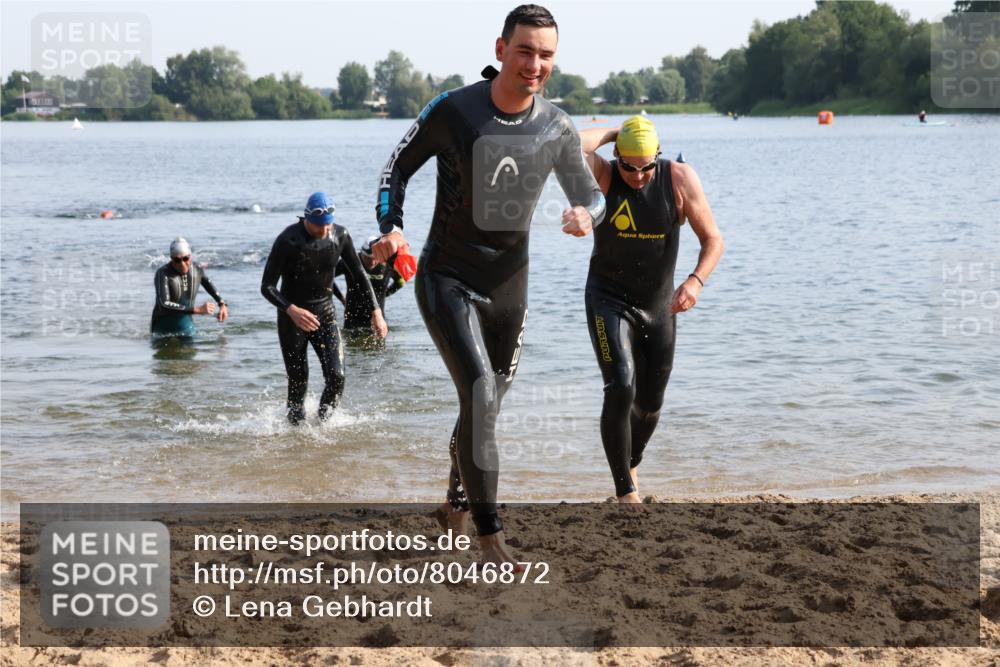 15.06.2025 - 27. Vierlanden-Triathlon Lena Gebhardt http://msf.ph/oto/8046872 15.06.2025 08:43:57 Schwimmen 23, 84, 97, 113, 153, 183 meine-sportfotos.de