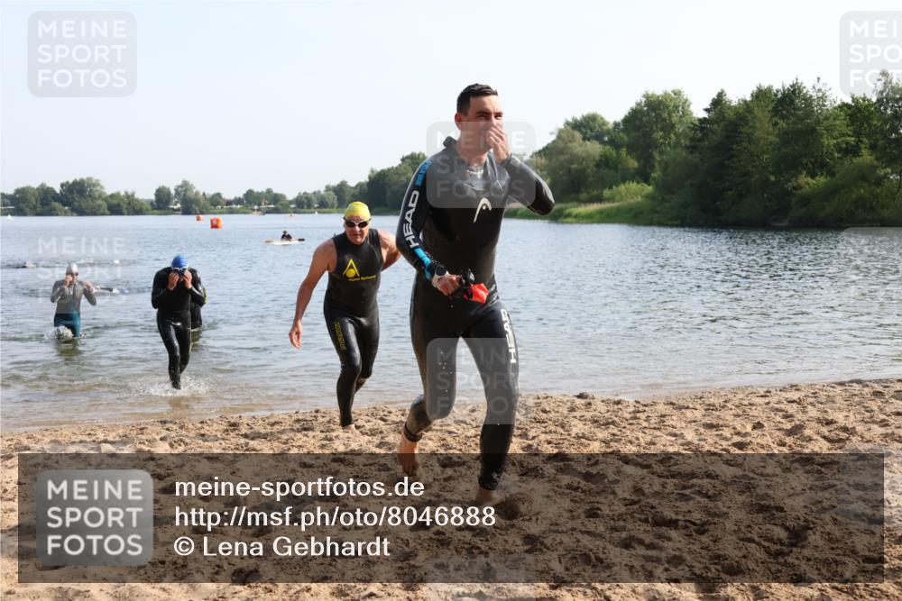 15.06.2025 - 27. Vierlanden-Triathlon Lena Gebhardt http://msf.ph/oto/8046888 15.06.2025 08:43:58 Schwimmen 23, 84, 97, 113, 153, 183 meine-sportfotos.de