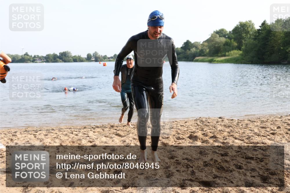 15.06.2025 - 27. Vierlanden-Triathlon Lena Gebhardt http://msf.ph/oto/8046945 15.06.2025 08:44:04 Schwimmen 23, 84, 97, 153, 174, 183 meine-sportfotos.de