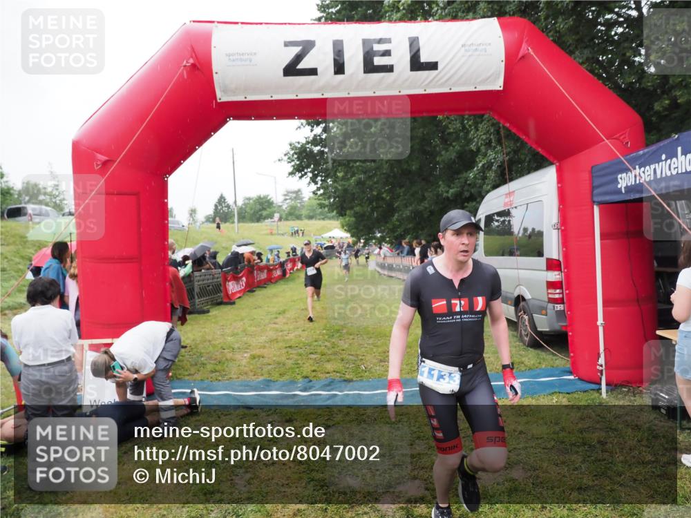 21.06.2025 - 27. Vierlanden-Triathlon MichiJ http://msf.ph/oto/8047002 15.06.2026 14:09:25 Ziel 1133, 1191, 1222 meine-sportfotos.de