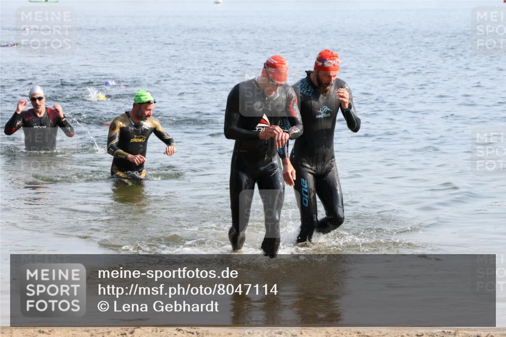 15.06.2025 - 27. Vierlanden-Triathlon Lena Gebhardt http://msf.ph/oto/8047114 15.06.2025 08:45:32 Schwimmen 104, 116, 145 meine-sportfotos.de