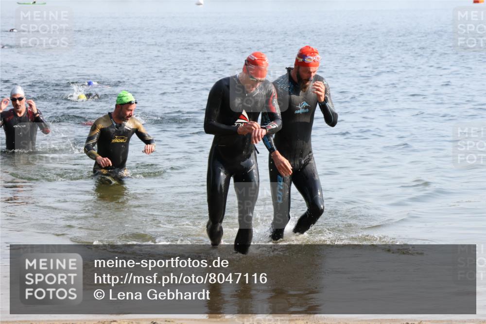 15.06.2025 - 27. Vierlanden-Triathlon Lena Gebhardt http://msf.ph/oto/8047116 15.06.2025 08:45:32 Schwimmen 104, 116, 145 meine-sportfotos.de