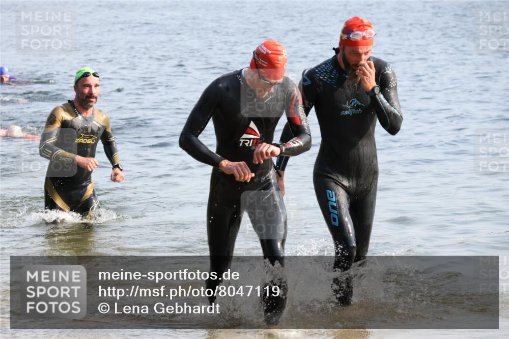 15.06.2025 - 27. Vierlanden-Triathlon Lena Gebhardt http://msf.ph/oto/8047119 15.06.2025 08:45:33 Schwimmen 104, 116, 145 meine-sportfotos.de