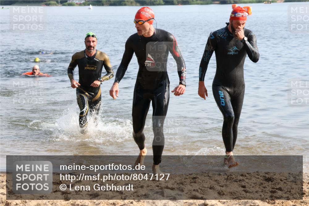 15.06.2025 - 27. Vierlanden-Triathlon Lena Gebhardt http://msf.ph/oto/8047127 15.06.2025 08:45:35 Schwimmen 104, 116, 125, 145 meine-sportfotos.de