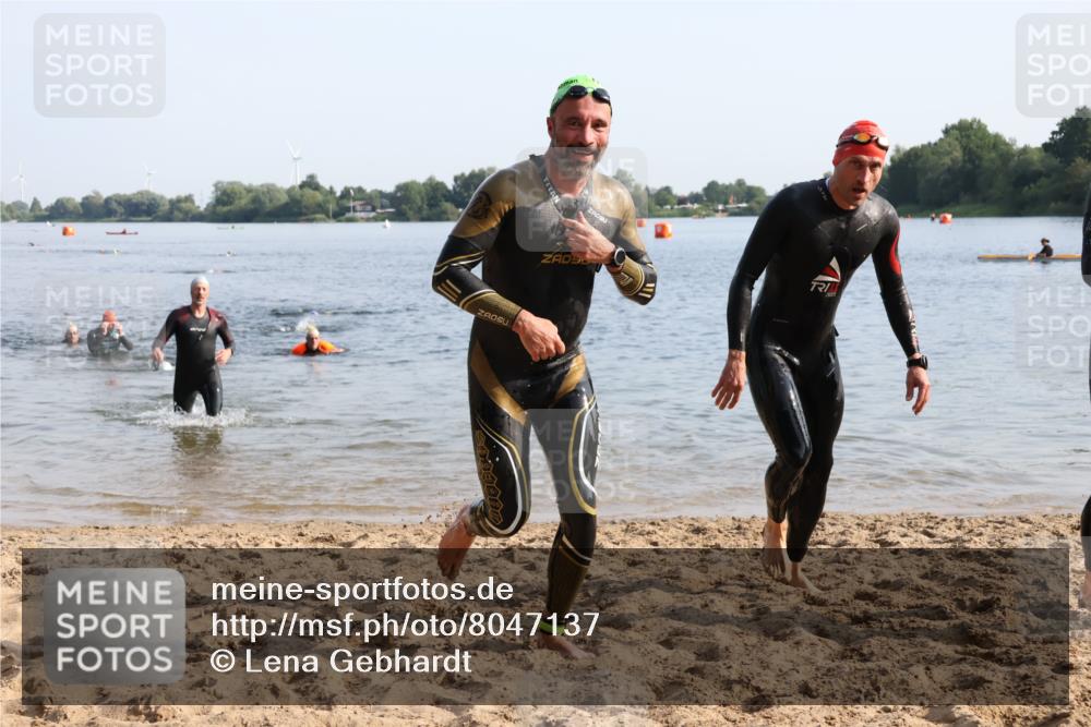15.06.2025 - 27. Vierlanden-Triathlon Lena Gebhardt http://msf.ph/oto/8047137 15.06.2025 08:45:38 Schwimmen 104, 116, 125, 145 meine-sportfotos.de