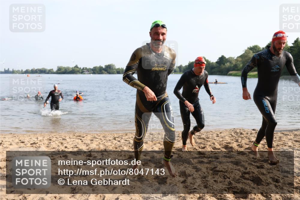 15.06.2025 - 27. Vierlanden-Triathlon Lena Gebhardt http://msf.ph/oto/8047143 15.06.2025 08:45:38 Schwimmen 104, 116, 125, 145 meine-sportfotos.de