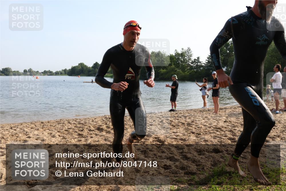 15.06.2025 - 27. Vierlanden-Triathlon Lena Gebhardt http://msf.ph/oto/8047148 15.06.2025 08:45:40 Schwimmen 104, 116, 125, 145 meine-sportfotos.de