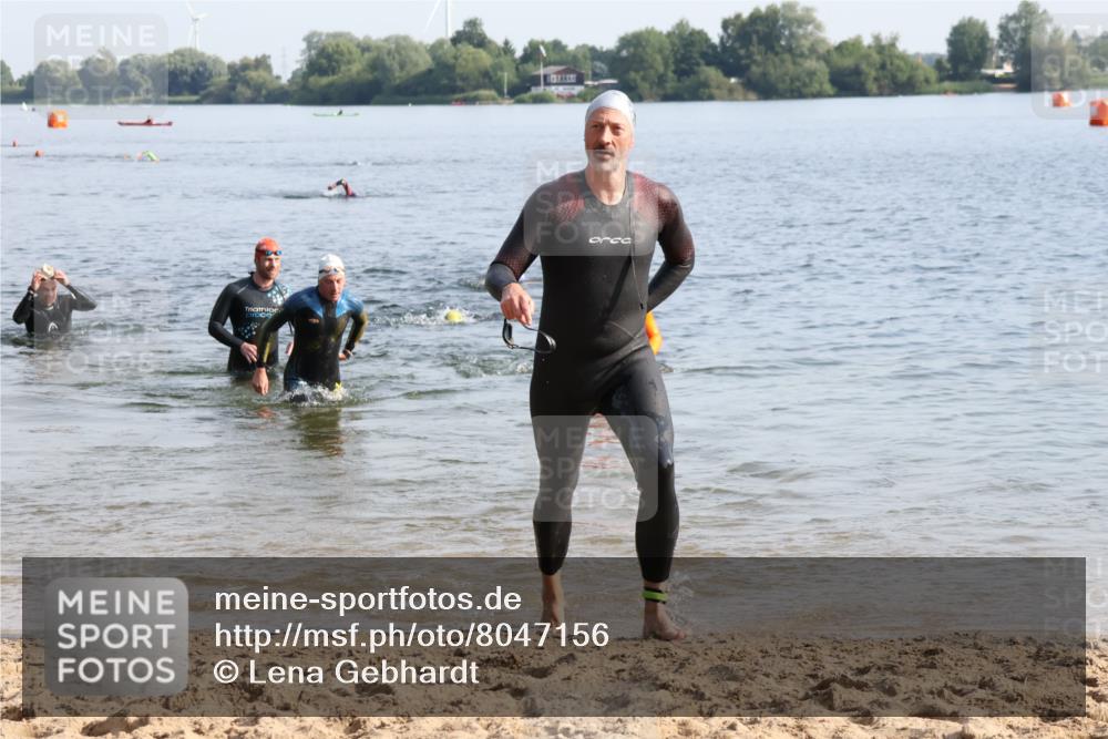 15.06.2025 - 27. Vierlanden-Triathlon Lena Gebhardt http://msf.ph/oto/8047156 15.06.2025 08:45:42 Schwimmen 13, 104, 116, 125, 145, 150 meine-sportfotos.de