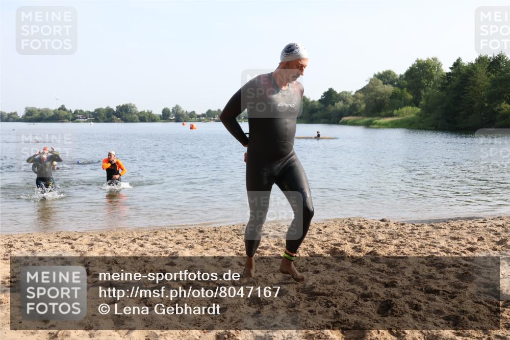 15.06.2025 - 27. Vierlanden-Triathlon Lena Gebhardt http://msf.ph/oto/8047167 15.06.2025 08:45:45 Schwimmen 13, 104, 106, 116, 125, 145, 150 meine-sportfotos.de