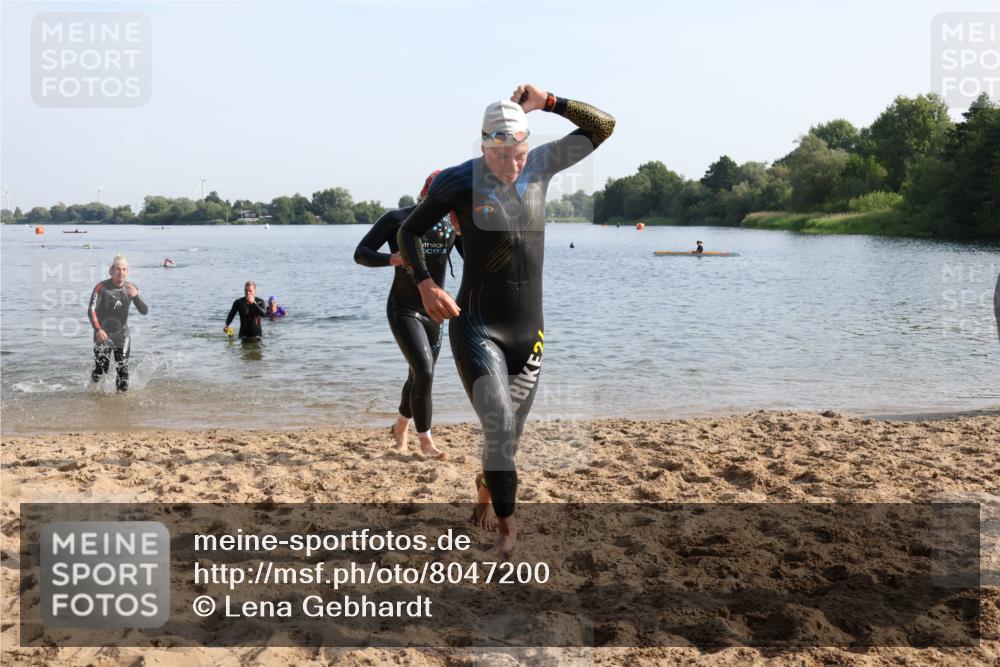 15.06.2025 - 27. Vierlanden-Triathlon Lena Gebhardt http://msf.ph/oto/8047200 15.06.2025 08:45:52 Schwimmen 13, 106, 125, 134, 142, 150, 152 meine-sportfotos.de