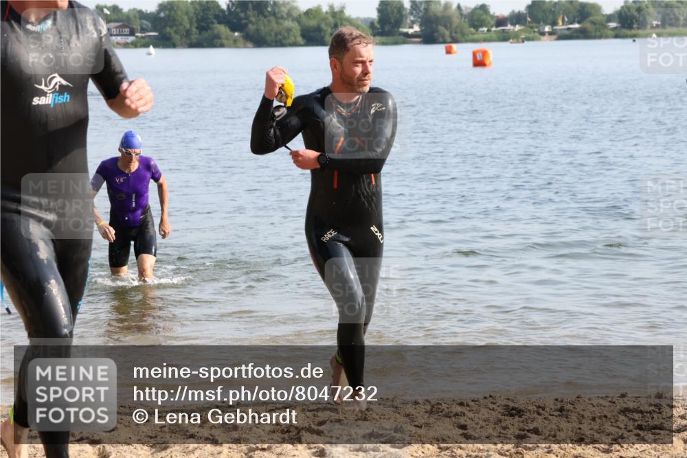 15.06.2025 - 27. Vierlanden-Triathlon Lena Gebhardt http://msf.ph/oto/8047232 15.06.2025 08:46:00 Schwimmen 13, 106, 134, 142, 150, 152, 194 meine-sportfotos.de