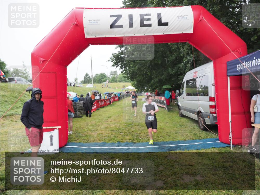 21.06.2025 - 27. Vierlanden-Triathlon MichiJ http://msf.ph/oto/8047733 15.06.2026 14:14:41 Ziel 1164, 1312 meine-sportfotos.de