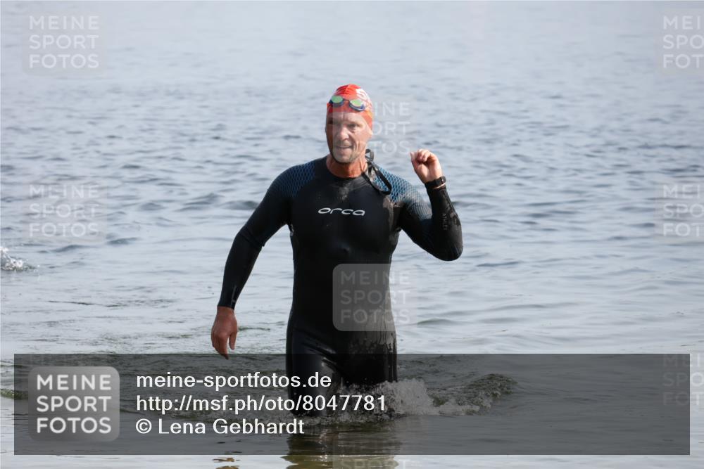 15.06.2025 - 27. Vierlanden-Triathlon Lena Gebhardt http://msf.ph/oto/8047781 15.06.2025 08:53:07 Schwimmen 133 meine-sportfotos.de