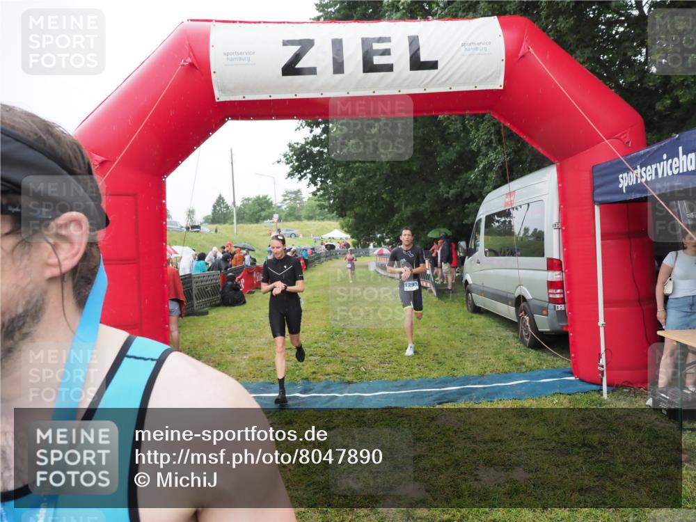 21.06.2025 - 27. Vierlanden-Triathlon MichiJ http://msf.ph/oto/8047890 15.06.2026 14:15:49 Ziel 1172, 1217, 1293, 1309 meine-sportfotos.de