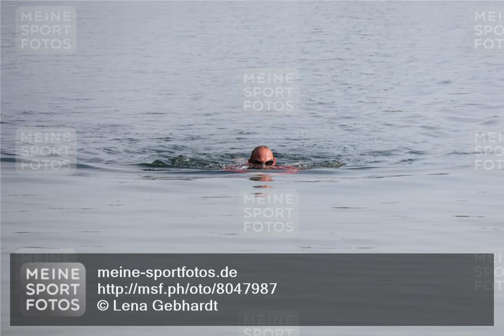 15.06.2025 - 27. Vierlanden-Triathlon Lena Gebhardt http://msf.ph/oto/8047987 15.06.2025 08:57:59 Schwimmen 157 meine-sportfotos.de
