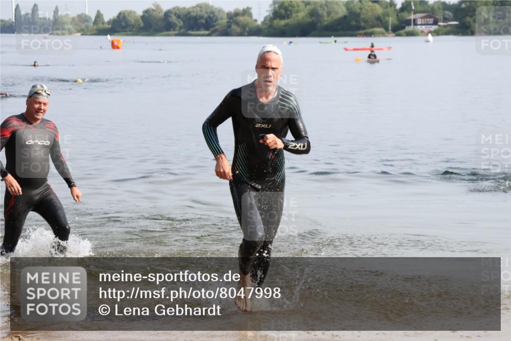 15.06.2025 - 27. Vierlanden-Triathlon Lena Gebhardt http://msf.ph/oto/8047998 15.06.2025 08:58:03 Schwimmen 151, 157 meine-sportfotos.de