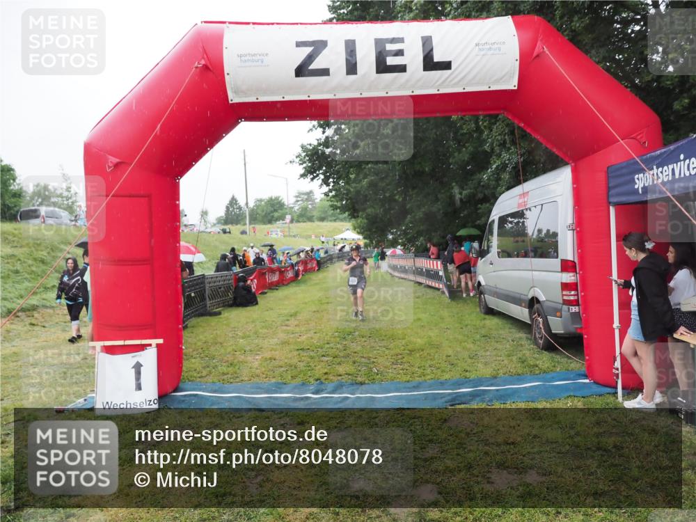 21.06.2025 - 27. Vierlanden-Triathlon MichiJ http://msf.ph/oto/8048078 15.06.2026 14:17:44 Ziel 1169 meine-sportfotos.de