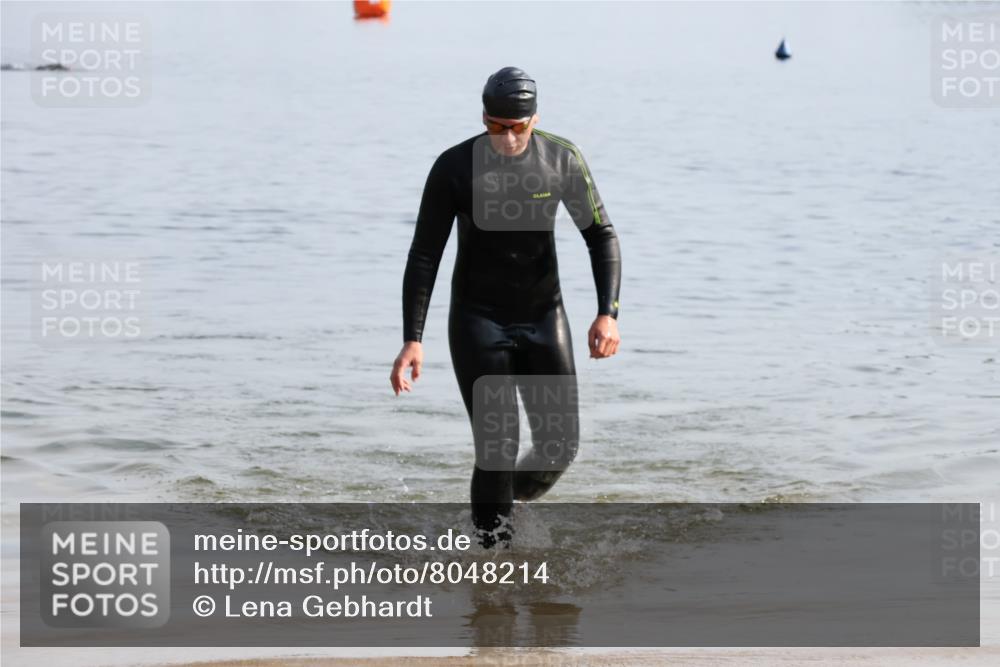 15.06.2025 - 27. Vierlanden-Triathlon Lena Gebhardt http://msf.ph/oto/8048214 15.06.2025 09:00:33 Schwimmen 58 meine-sportfotos.de