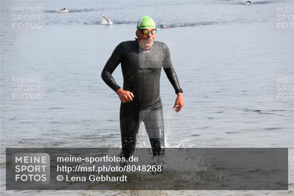 15.06.2025 - 27. Vierlanden-Triathlon Lena Gebhardt http://msf.ph/oto/8048268 15.06.2025 09:00:54 Schwimmen 217 meine-sportfotos.de