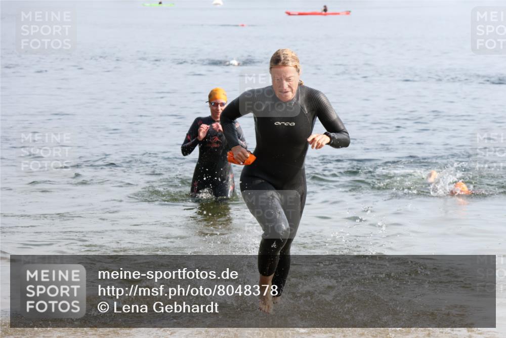 15.06.2025 - 27. Vierlanden-Triathlon Lena Gebhardt http://msf.ph/oto/8048378 15.06.2025 09:02:32 Schwimmen 200, 223, 246 meine-sportfotos.de