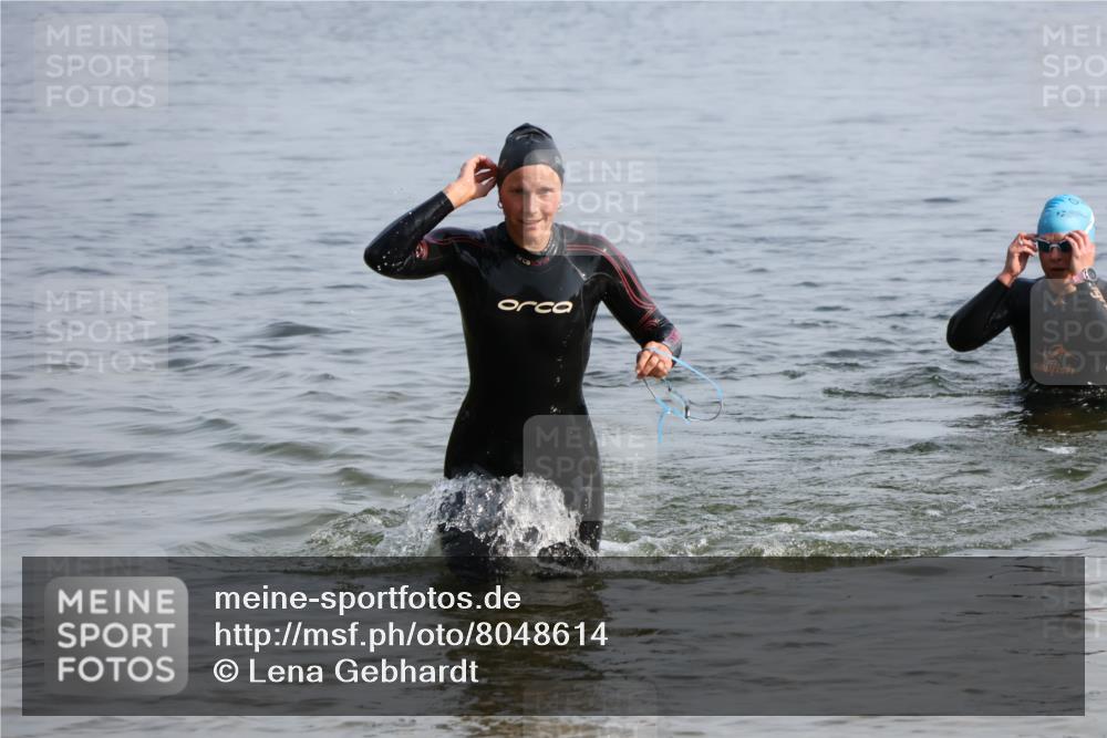 15.06.2025 - 27. Vierlanden-Triathlon Lena Gebhardt http://msf.ph/oto/8048614 15.06.2025 09:05:11 Schwimmen 205, 209, 221, 222 meine-sportfotos.de