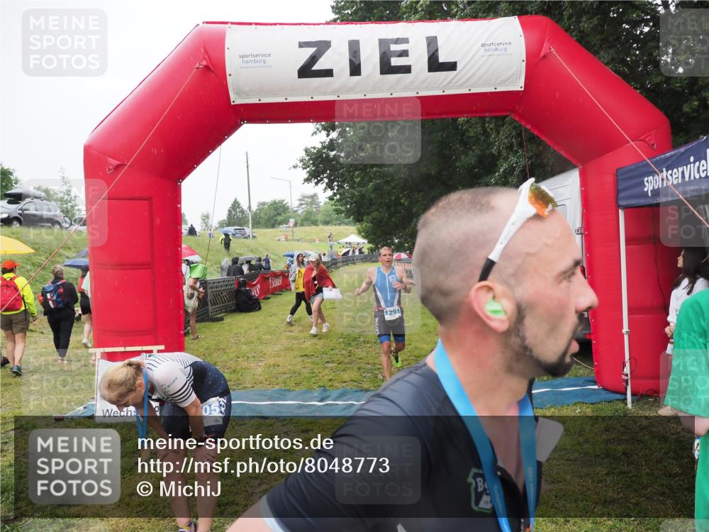 21.06.2025 - 27. Vierlanden-Triathlon MichiJ http://msf.ph/oto/8048773 15.06.2026 14:21:38 Ziel 1205, 1238, 1291 meine-sportfotos.de