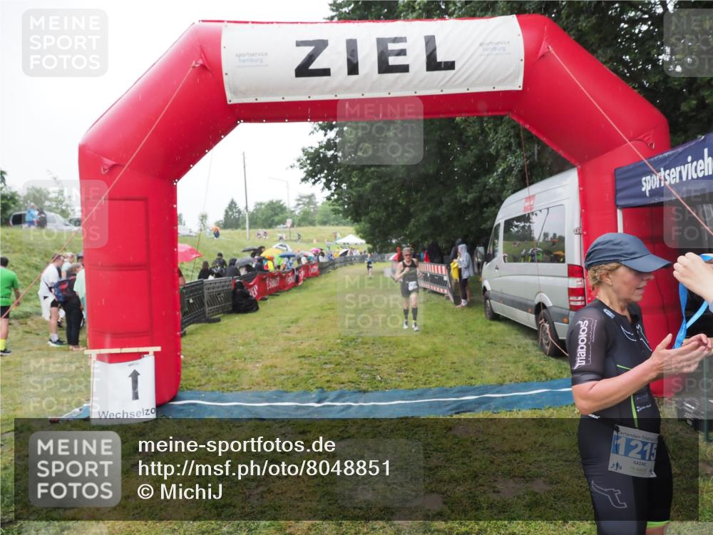 21.06.2025 - 27. Vierlanden-Triathlon MichiJ http://msf.ph/oto/8048851 15.06.2026 14:22:13 Ziel 1201, 1215, 1263, 1315 meine-sportfotos.de