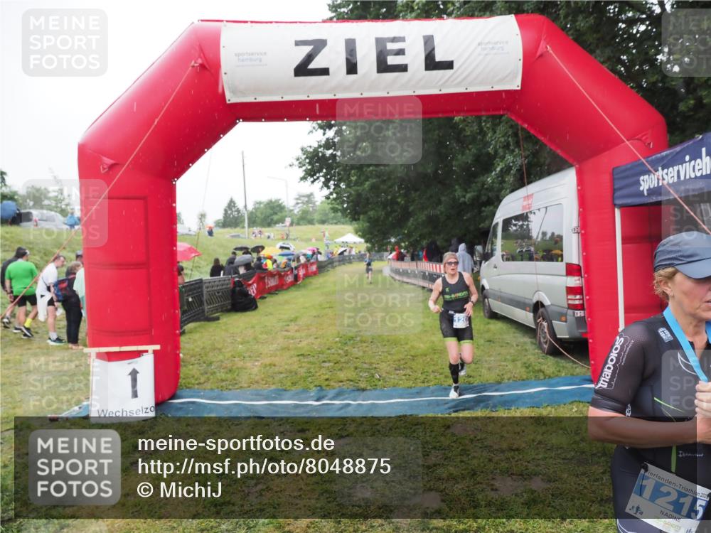 21.06.2025 - 27. Vierlanden-Triathlon MichiJ http://msf.ph/oto/8048875 15.06.2026 14:22:14 Ziel 1201, 1263, 1315 meine-sportfotos.de