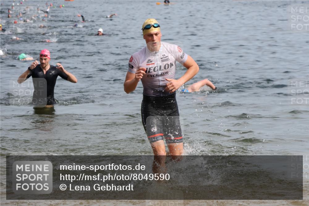 15.06.2025 - 27. Vierlanden-Triathlon Lena Gebhardt http://msf.ph/oto/8049590 15.06.2025 09:54:26 Schwimmen 253, 255, 261, 262, 318, 337, 342, 354 meine-sportfotos.de