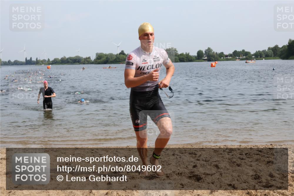15.06.2025 - 27. Vierlanden-Triathlon Lena Gebhardt http://msf.ph/oto/8049602 15.06.2025 09:54:29 Schwimmen 253, 255, 261, 262, 294, 318, 342, 354 meine-sportfotos.de