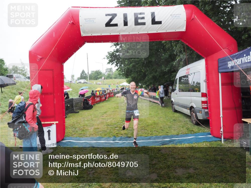21.06.2025 - 27. Vierlanden-Triathlon MichiJ http://msf.ph/oto/8049705 15.06.2026 14:27:33 Ziel 1224, 1239, 1299 meine-sportfotos.de