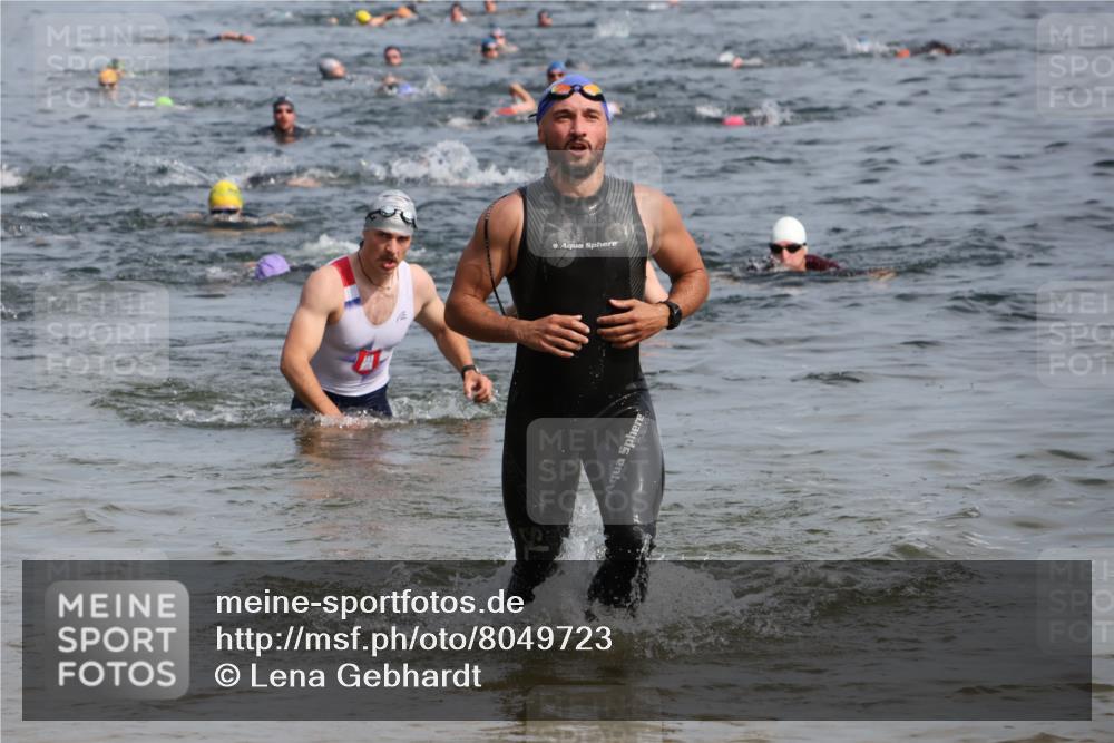 15.06.2025 - 27. Vierlanden-Triathlon Lena Gebhardt http://msf.ph/oto/8049723 15.06.2025 09:55:02 Schwimmen 299, 311, 319, 326, 336, 344, 361 meine-sportfotos.de
