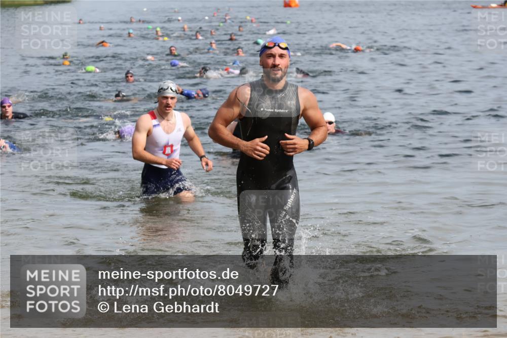 15.06.2025 - 27. Vierlanden-Triathlon Lena Gebhardt http://msf.ph/oto/8049727 15.06.2025 09:55:03 Schwimmen 299, 311, 319, 326, 336, 344 meine-sportfotos.de