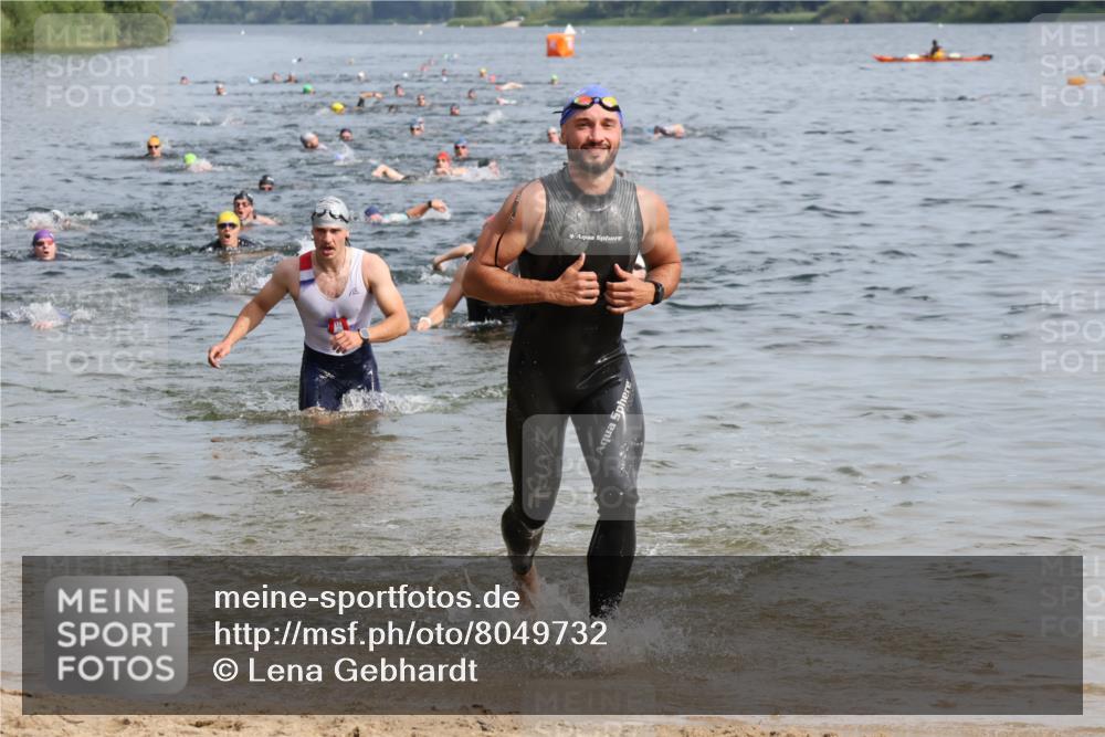 15.06.2025 - 27. Vierlanden-Triathlon Lena Gebhardt http://msf.ph/oto/8049732 15.06.2025 09:55:04 Schwimmen 299, 311, 326, 336, 344 meine-sportfotos.de