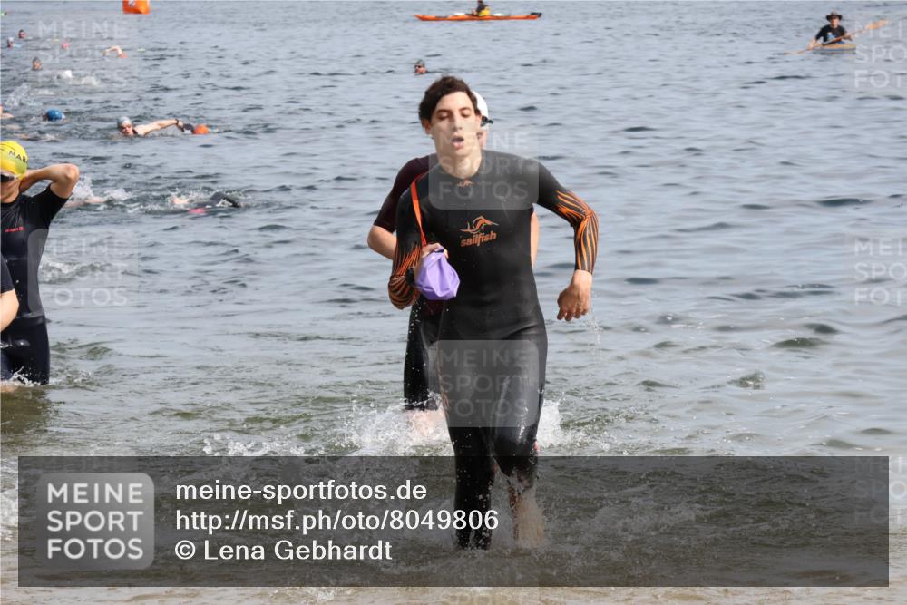 15.06.2025 - 27. Vierlanden-Triathlon Lena Gebhardt http://msf.ph/oto/8049806 15.06.2025 09:55:18 Schwimmen 299, 306, 311, 316, 327, 335, 348, 353 meine-sportfotos.de