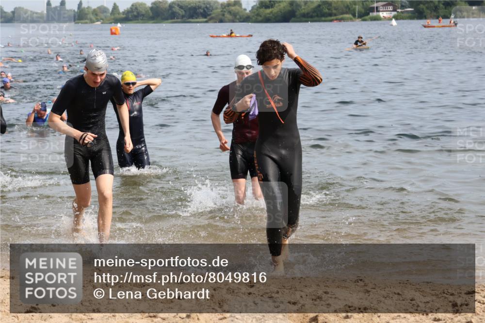 15.06.2025 - 27. Vierlanden-Triathlon Lena Gebhardt http://msf.ph/oto/8049816 15.06.2025 09:55:20 Schwimmen 299, 306, 311, 316, 327, 335, 348, 353 meine-sportfotos.de