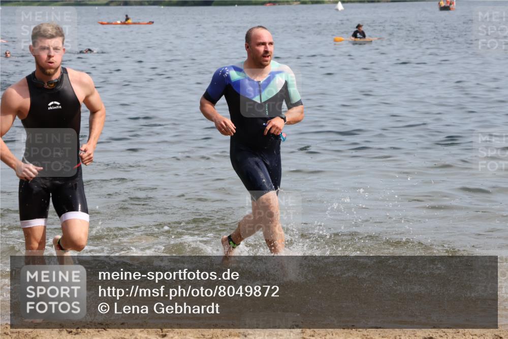 15.06.2025 - 27. Vierlanden-Triathlon Lena Gebhardt http://msf.ph/oto/8049872 15.06.2025 09:55:30 Schwimmen 272, 316, 327, 329, 335, 348, 353, 548 meine-sportfotos.de