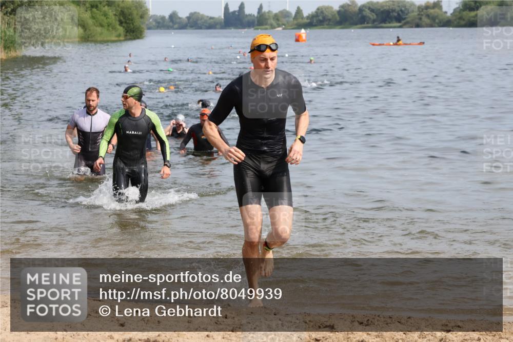 15.06.2025 - 27. Vierlanden-Triathlon Lena Gebhardt http://msf.ph/oto/8049939 15.06.2025 09:55:53 Schwimmen 280, 283, 300, 303, 308, 310, 312, 322, 331, 338 meine-sportfotos.de