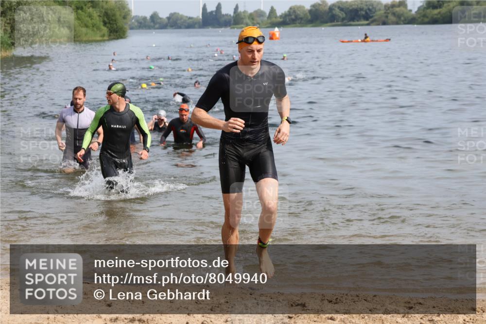 15.06.2025 - 27. Vierlanden-Triathlon Lena Gebhardt http://msf.ph/oto/8049940 15.06.2025 09:55:53 Schwimmen 280, 283, 300, 303, 308, 310, 312, 322, 331, 338 meine-sportfotos.de