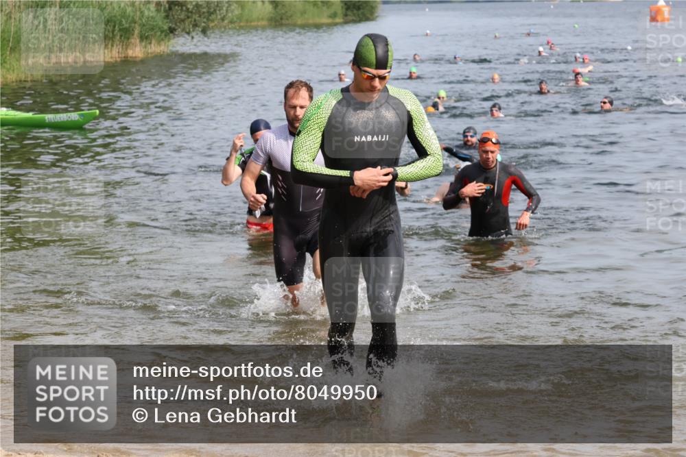 15.06.2025 - 27. Vierlanden-Triathlon Lena Gebhardt http://msf.ph/oto/8049950 15.06.2025 09:55:55 Schwimmen 268, 280, 283, 303, 308, 310, 312, 322, 331, 338 meine-sportfotos.de