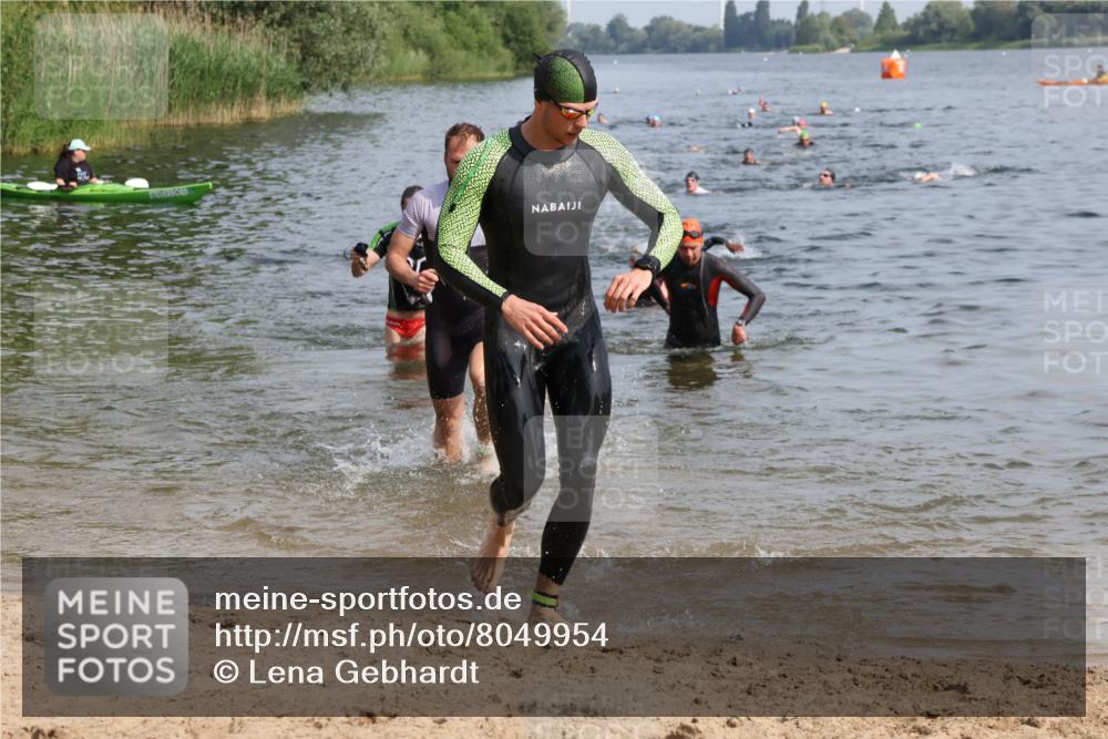 15.06.2025 - 27. Vierlanden-Triathlon Lena Gebhardt http://msf.ph/oto/8049954 15.06.2025 09:55:56 Schwimmen 268, 280, 283, 308, 310, 312, 322, 331, 338 meine-sportfotos.de