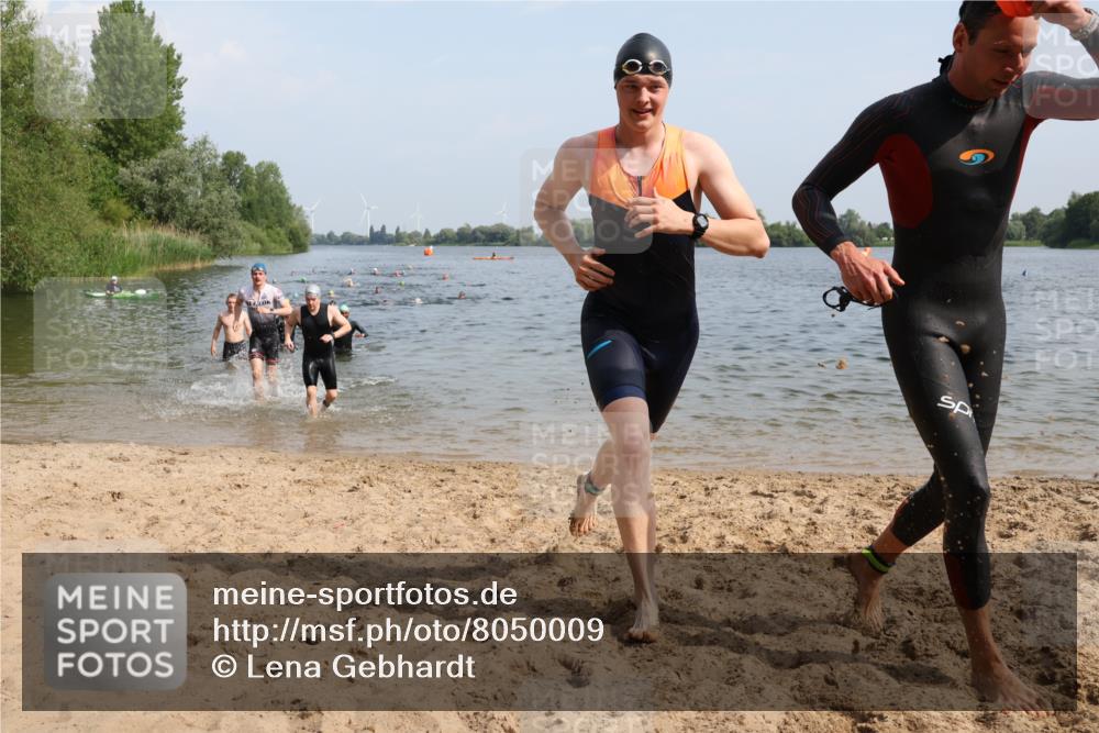 15.06.2025 - 27. Vierlanden-Triathlon Lena Gebhardt http://msf.ph/oto/8050009 15.06.2025 09:56:08 Schwimmen 268, 277, 285, 310, 312, 314, 315, 323, 349, 357 meine-sportfotos.de