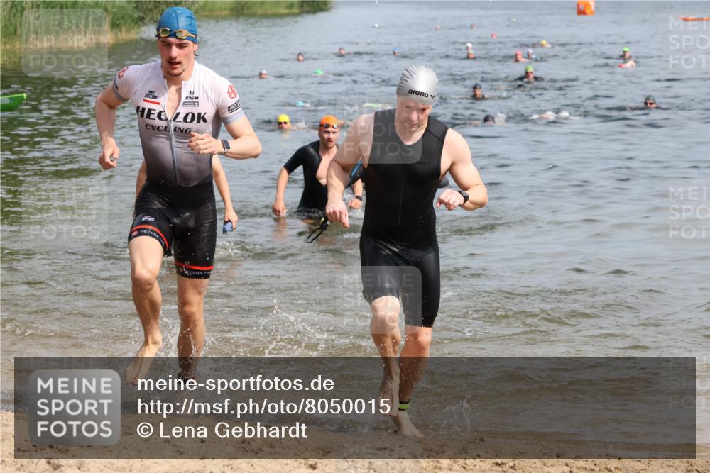 15.06.2025 - 27. Vierlanden-Triathlon Lena Gebhardt http://msf.ph/oto/8050015 15.06.2025 09:56:10 Schwimmen 260, 268, 277, 285, 314, 315, 323, 349, 357 meine-sportfotos.de