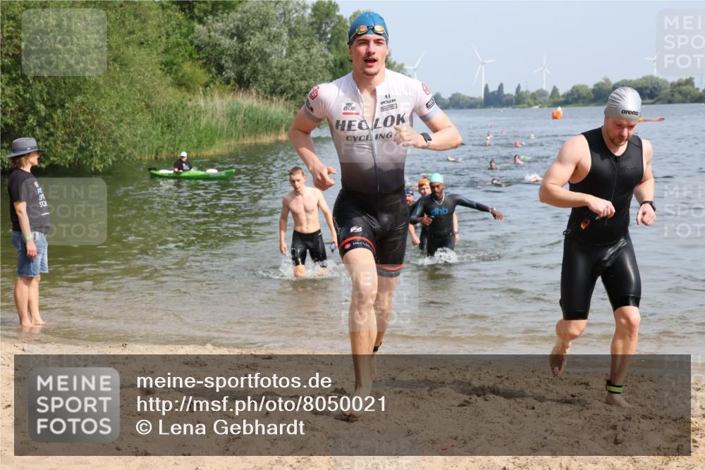 15.06.2025 - 27. Vierlanden-Triathlon Lena Gebhardt http://msf.ph/oto/8050021 15.06.2025 09:56:11 Schwimmen 260, 268, 277, 285, 314, 315, 323, 349, 357, 438 meine-sportfotos.de