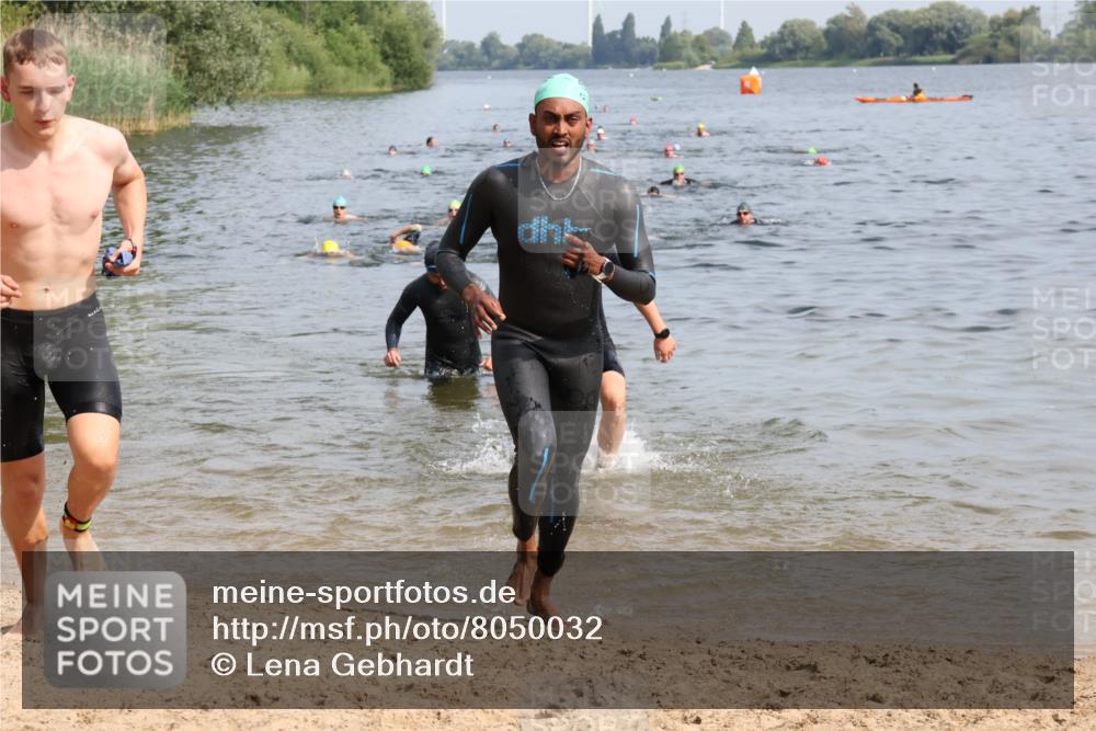 15.06.2025 - 27. Vierlanden-Triathlon Lena Gebhardt http://msf.ph/oto/8050032 15.06.2025 09:56:15 Schwimmen 260, 277, 285, 314, 315, 323, 349, 357, 438 meine-sportfotos.de
