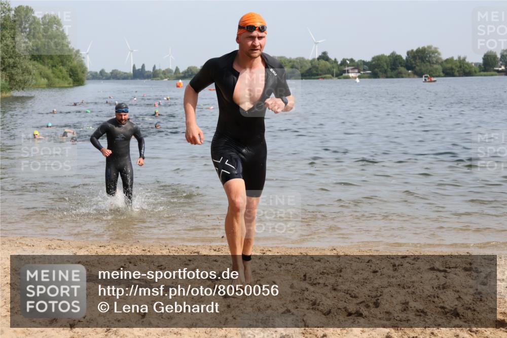 15.06.2025 - 27. Vierlanden-Triathlon Lena Gebhardt http://msf.ph/oto/8050056 15.06.2025 09:56:19 Schwimmen 260, 314, 315, 323, 349, 438 meine-sportfotos.de