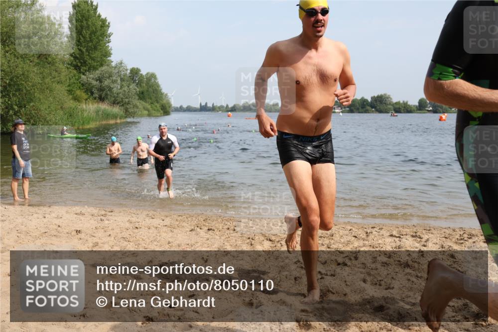 15.06.2025 - 27. Vierlanden-Triathlon Lena Gebhardt http://msf.ph/oto/8050110 15.06.2025 09:56:38 Schwimmen 254, 275, 276, 281, 286, 320, 341 meine-sportfotos.de