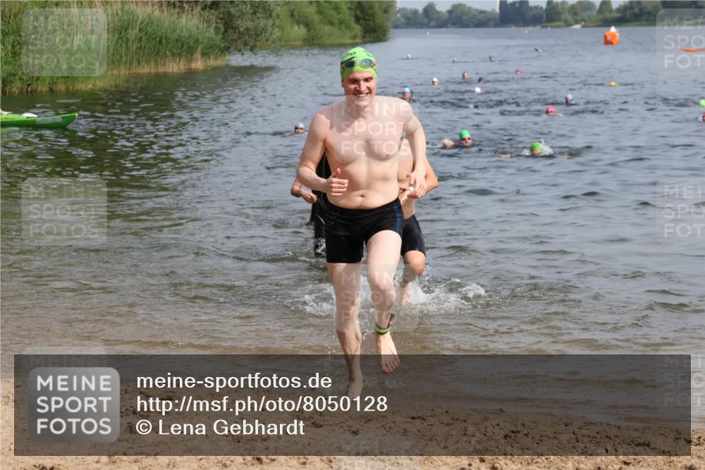 15.06.2025 - 27. Vierlanden-Triathlon Lena Gebhardt http://msf.ph/oto/8050128 15.06.2025 09:56:42 Schwimmen 254, 258, 275, 276, 281, 286, 301, 320, 341 meine-sportfotos.de